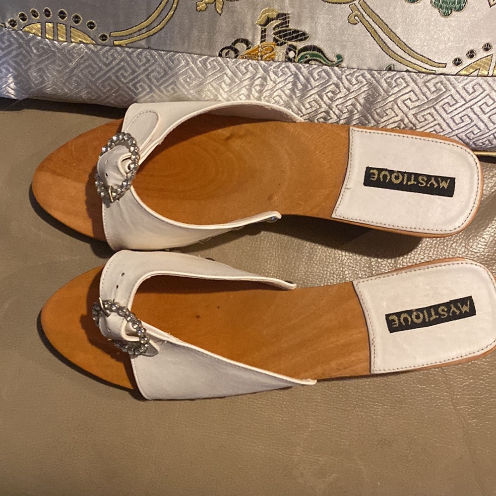 Leather buckle mystique slide in white size 8 new - Picture 4 of 10